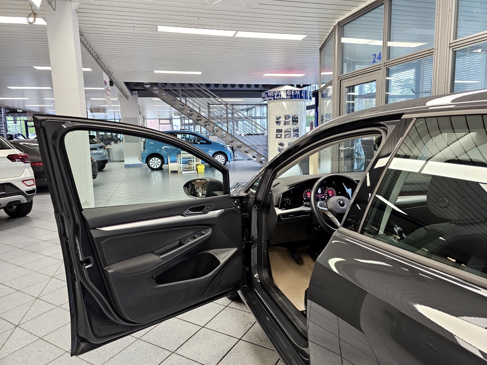 VW Golf  bei Hoffmann Automobile in Wolfsburg kaufen und sofort mitnehmen - Bild 19