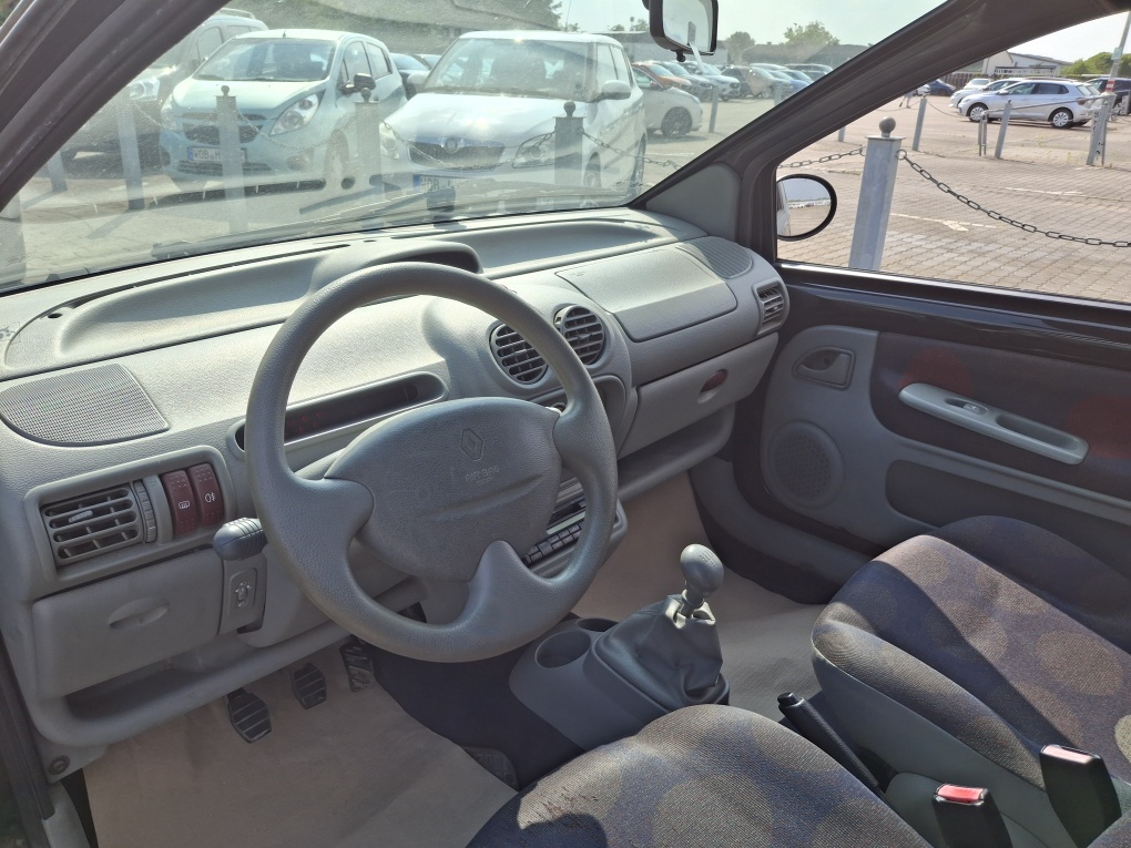 Renault Twingo  bei Hoffmann Automobile in Wolfsburg kaufen und sofort mitnehmen - Bild 9