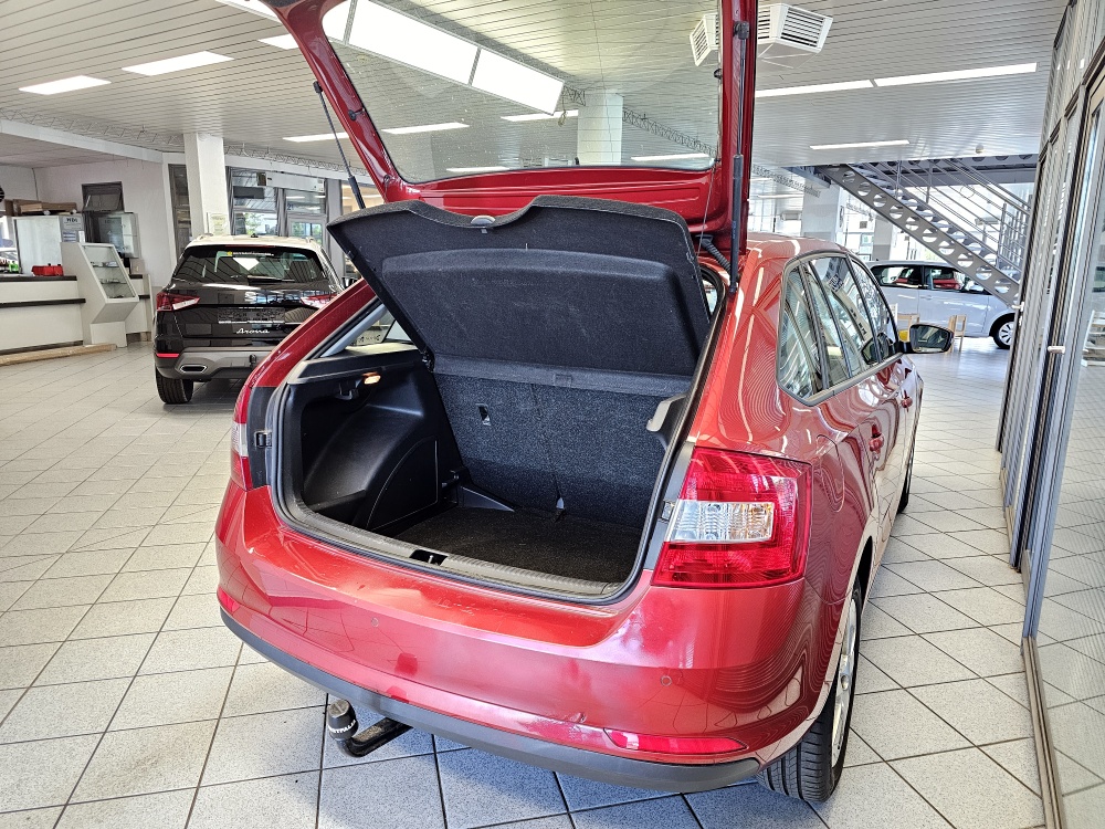 Skoda Rapid Spaceback  bei Hoffmann Automobile in Wolfsburg kaufen und sofort mitnehmen - Bild 2