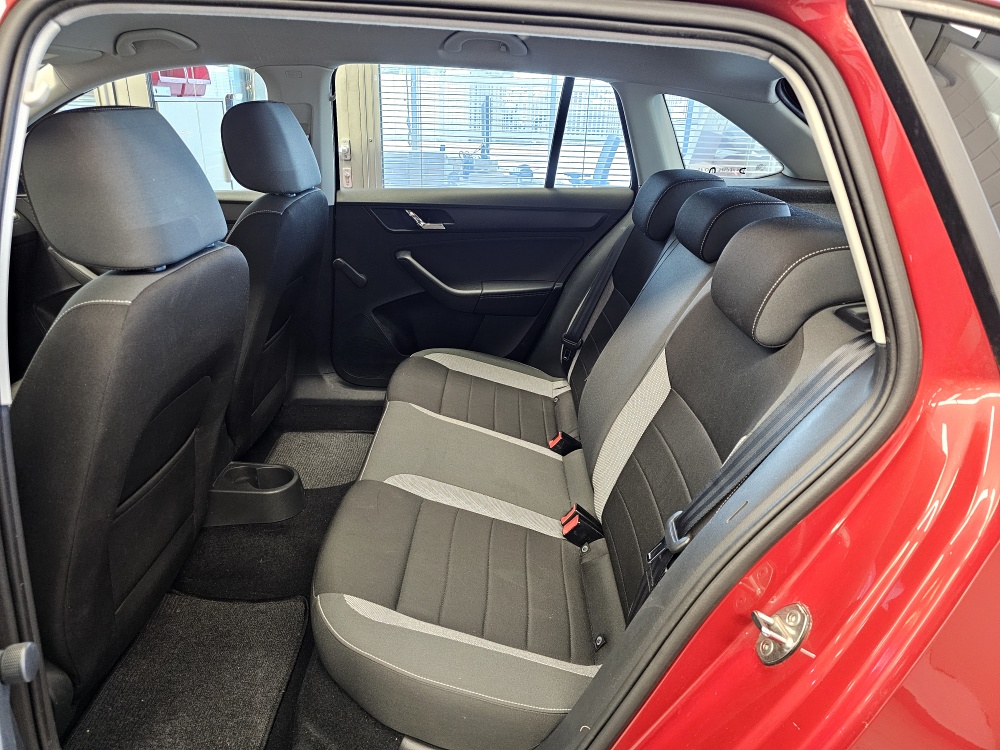 Skoda Rapid Spaceback  bei Hoffmann Automobile in Wolfsburg kaufen und sofort mitnehmen - Bild 5
