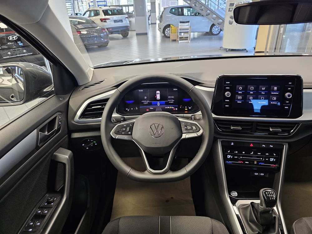 VW T-Roc bei Hoffmann Automobile in Wolfsburg kaufen und sofort mitnehmen - Bild 18