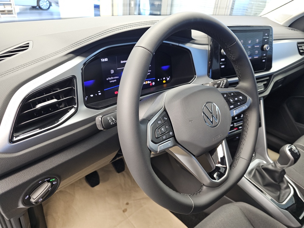 VW T-Roc bei Hoffmann Automobile in Wolfsburg kaufen und sofort mitnehmen - Bild 19