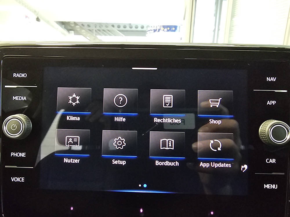 VW T-Roc bei Hoffmann Automobile in Wolfsburg kaufen und sofort mitnehmen - Bild 11