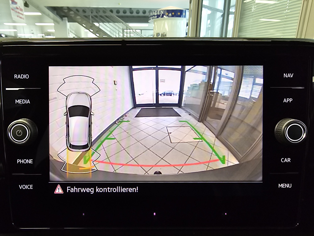 VW T-Roc bei Hoffmann Automobile in Wolfsburg kaufen und sofort mitnehmen - Bild 17