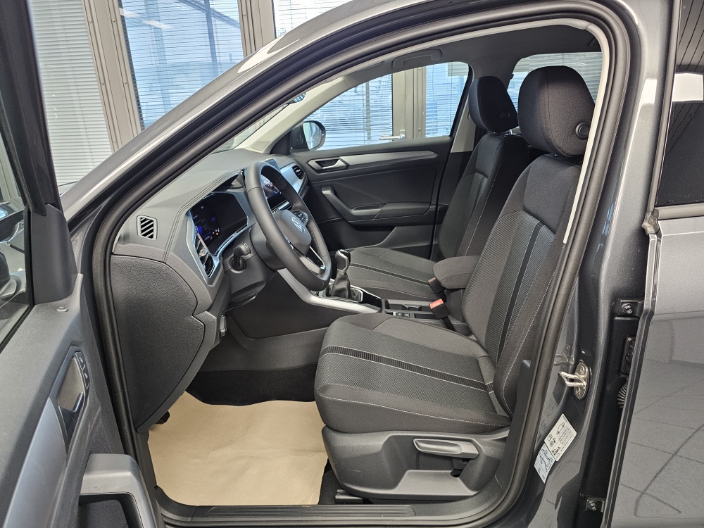 VW T-Roc bei Hoffmann Automobile in Wolfsburg kaufen und sofort mitnehmen - Bild 23