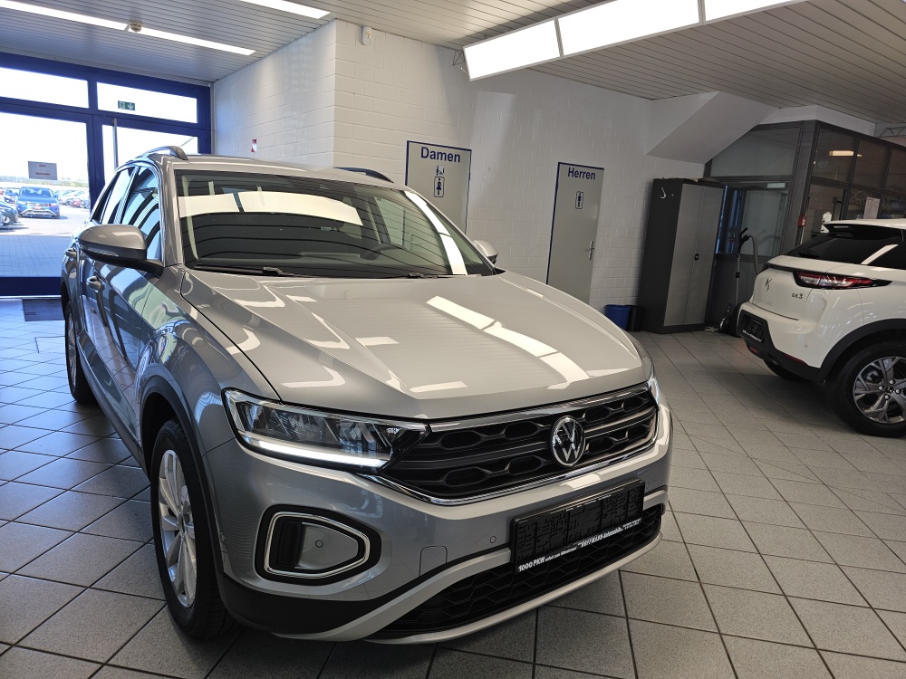 VW T-Roc  bei Hoffmann Automobile in Wolfsburg kaufen und sofort mitnehmen - Bild 26