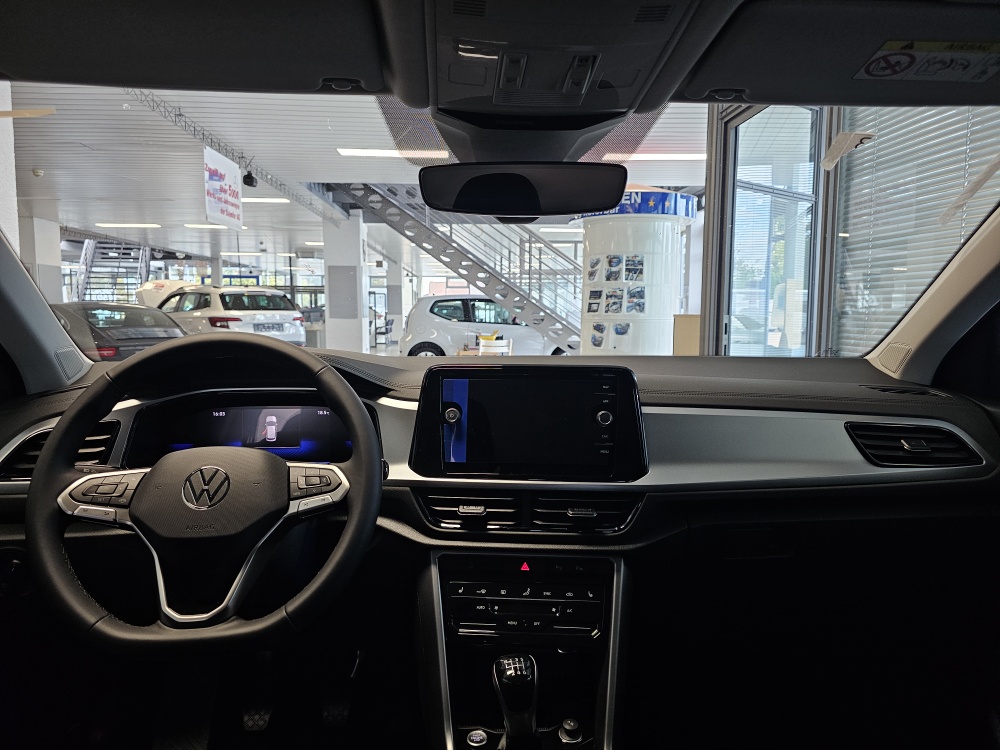 VW T-Roc  bei Hoffmann Automobile in Wolfsburg kaufen und sofort mitnehmen - Bild 3