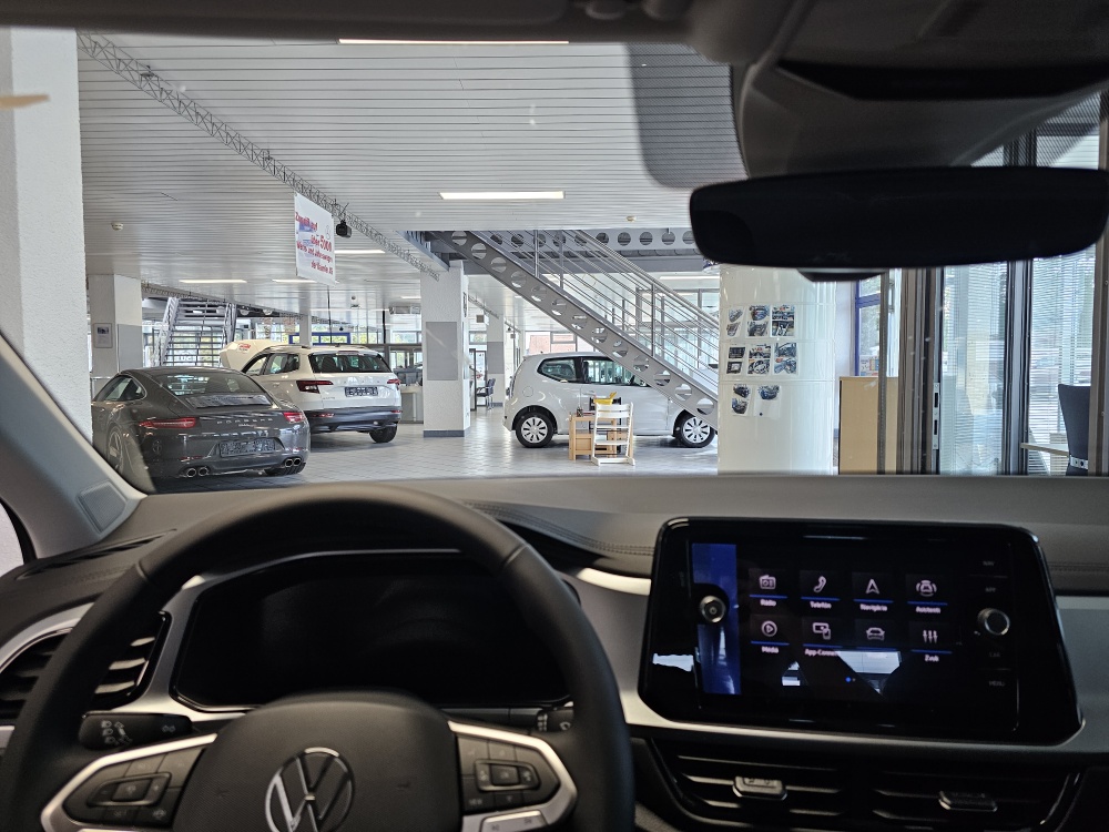 VW T-Roc  bei Hoffmann Automobile in Wolfsburg kaufen und sofort mitnehmen - Bild 8