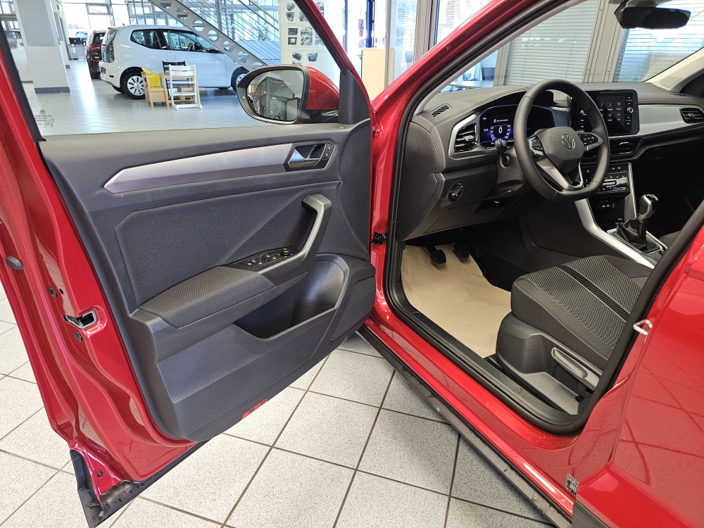 VW T-Roc  bei Hoffmann Automobile in Wolfsburg kaufen und sofort mitnehmen - Bild 20