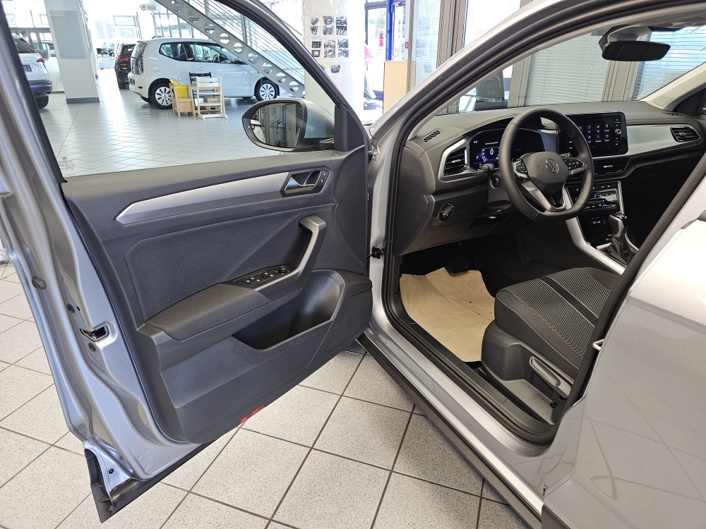 VW T-Roc  bei Hoffmann Automobile in Wolfsburg kaufen und sofort mitnehmen - Bild 21