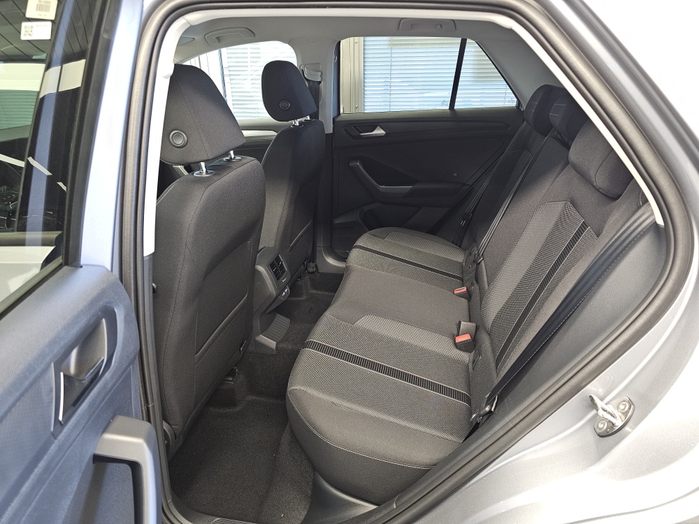 VW T-Roc  bei Hoffmann Automobile in Wolfsburg kaufen und sofort mitnehmen - Bild 5