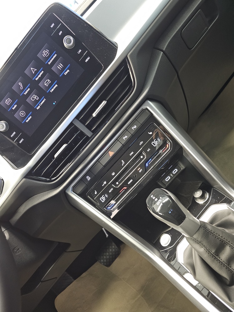 VW T-Roc  bei Hoffmann Automobile in Wolfsburg kaufen und sofort mitnehmen - Bild 8