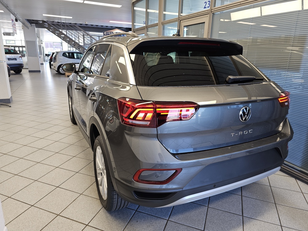 VW T-Roc  bei Hoffmann Automobile in Wolfsburg kaufen und sofort mitnehmen - Bild 3
