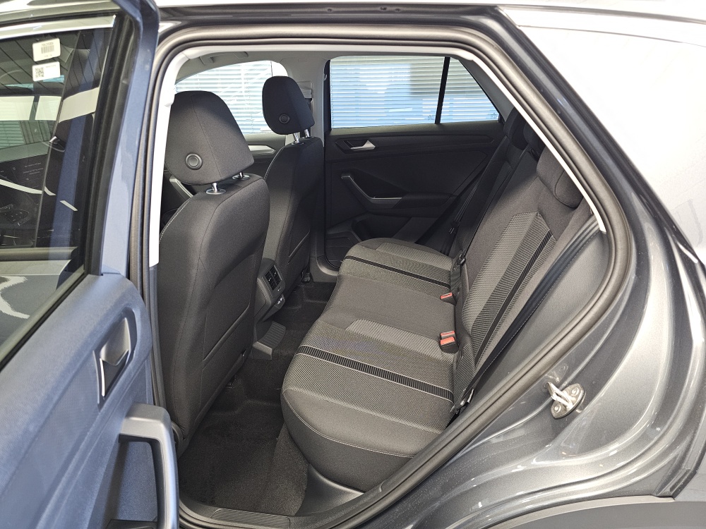 VW T-Roc  bei Hoffmann Automobile in Wolfsburg kaufen und sofort mitnehmen - Bild 4