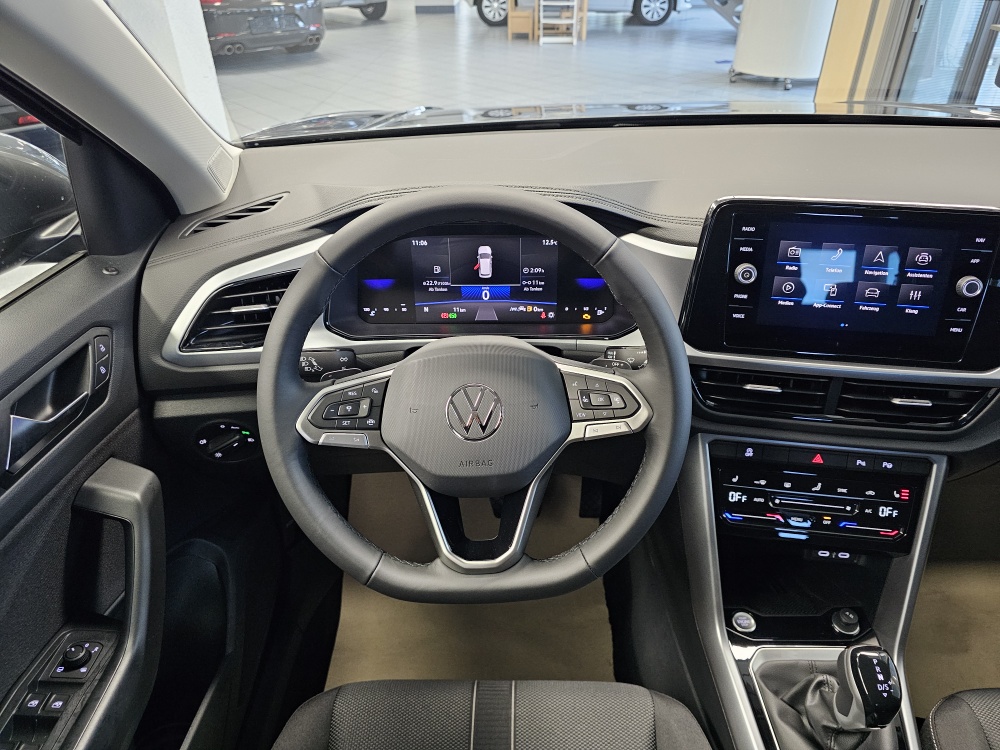 VW T-Roc  bei Hoffmann Automobile in Wolfsburg kaufen und sofort mitnehmen - Bild 21