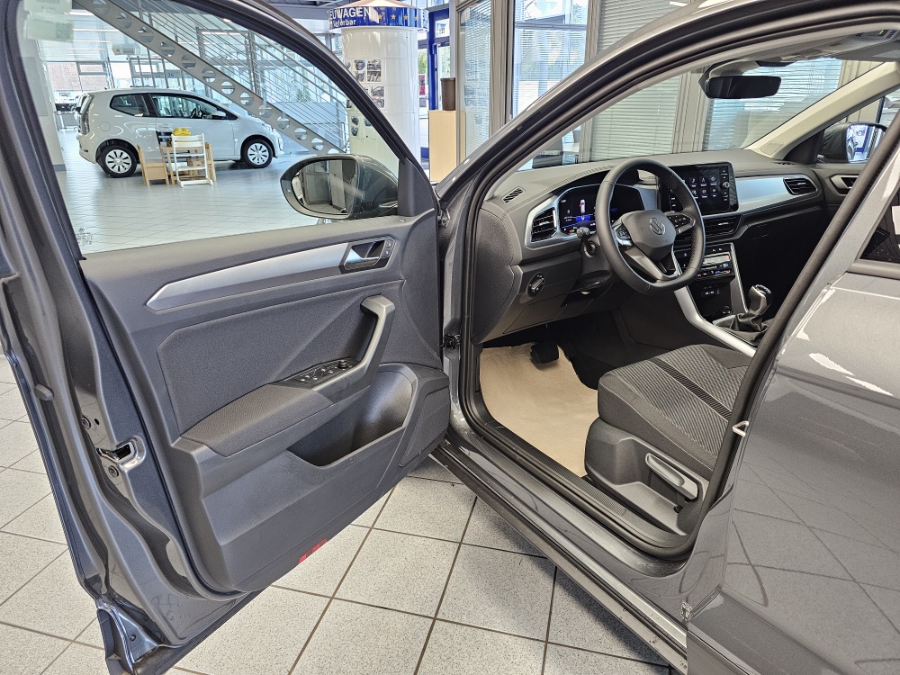 VW T-Roc  bei Hoffmann Automobile in Wolfsburg kaufen und sofort mitnehmen - Bild 24