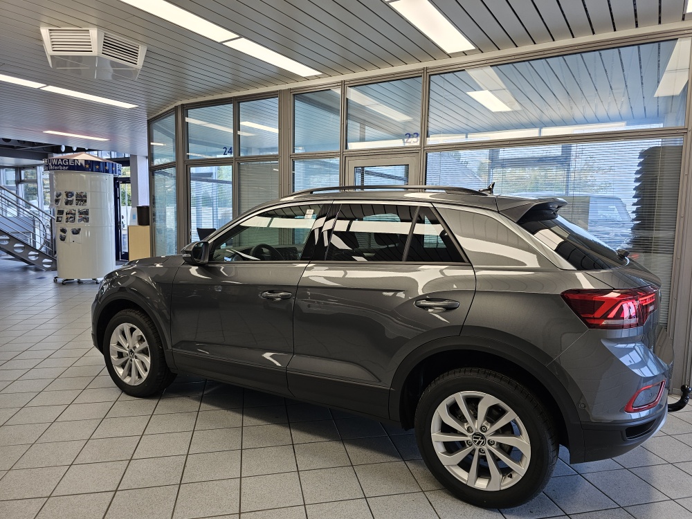VW T-Roc  bei Hoffmann Automobile in Wolfsburg kaufen und sofort mitnehmen - Bild 25