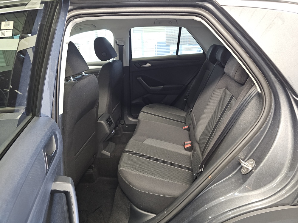 VW T-Roc  bei Hoffmann Automobile in Wolfsburg kaufen und sofort mitnehmen - Bild 5