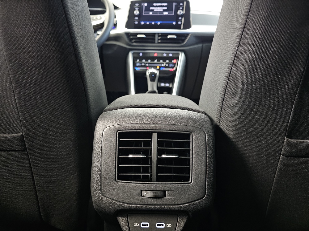 VW T-Roc  bei Hoffmann Automobile in Wolfsburg kaufen und sofort mitnehmen - Bild 6