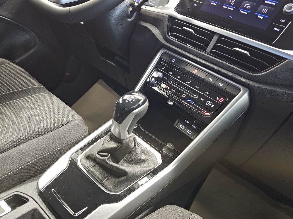 VW T-Roc  bei Hoffmann Automobile in Wolfsburg kaufen und sofort mitnehmen - Bild 8