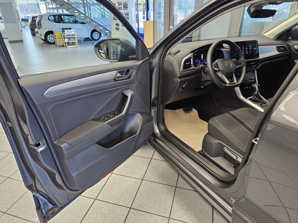 VW T-Roc  bei Hoffmann Automobile in Wolfsburg kaufen und sofort mitnehmen - Bild 20