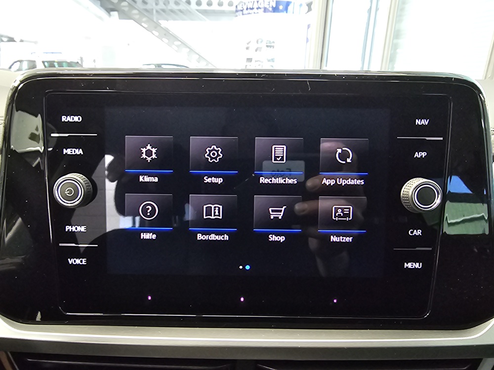 VW T-Roc  bei Hoffmann Automobile in Wolfsburg kaufen und sofort mitnehmen - Bild 10