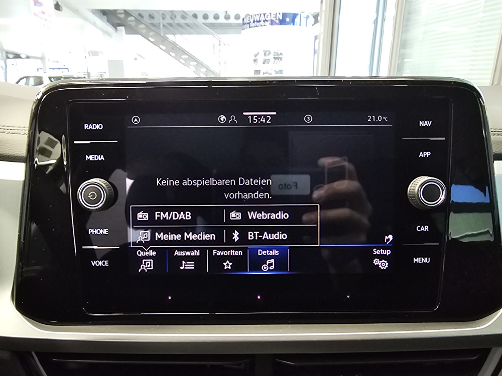 VW T-Roc  bei Hoffmann Automobile in Wolfsburg kaufen und sofort mitnehmen - Bild 12