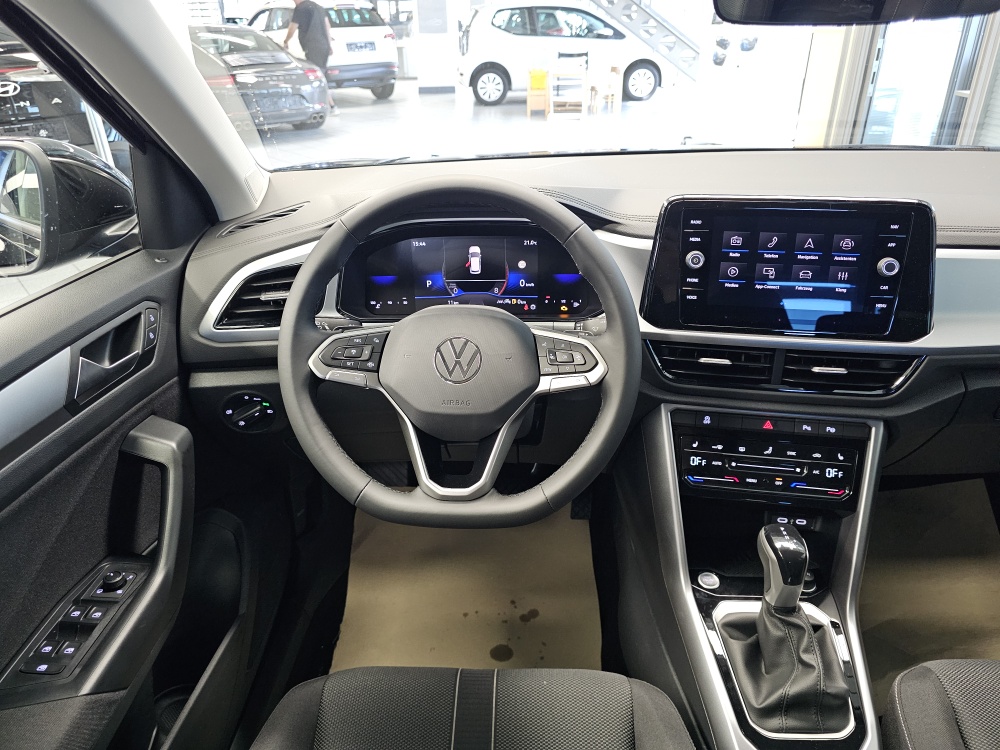 VW T-Roc  bei Hoffmann Automobile in Wolfsburg kaufen und sofort mitnehmen - Bild 18