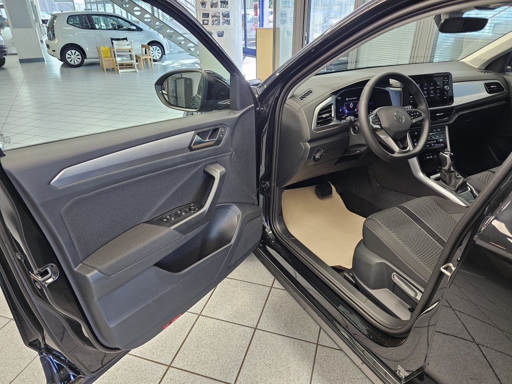 VW T-Roc  bei Hoffmann Automobile in Wolfsburg kaufen und sofort mitnehmen - Bild 21