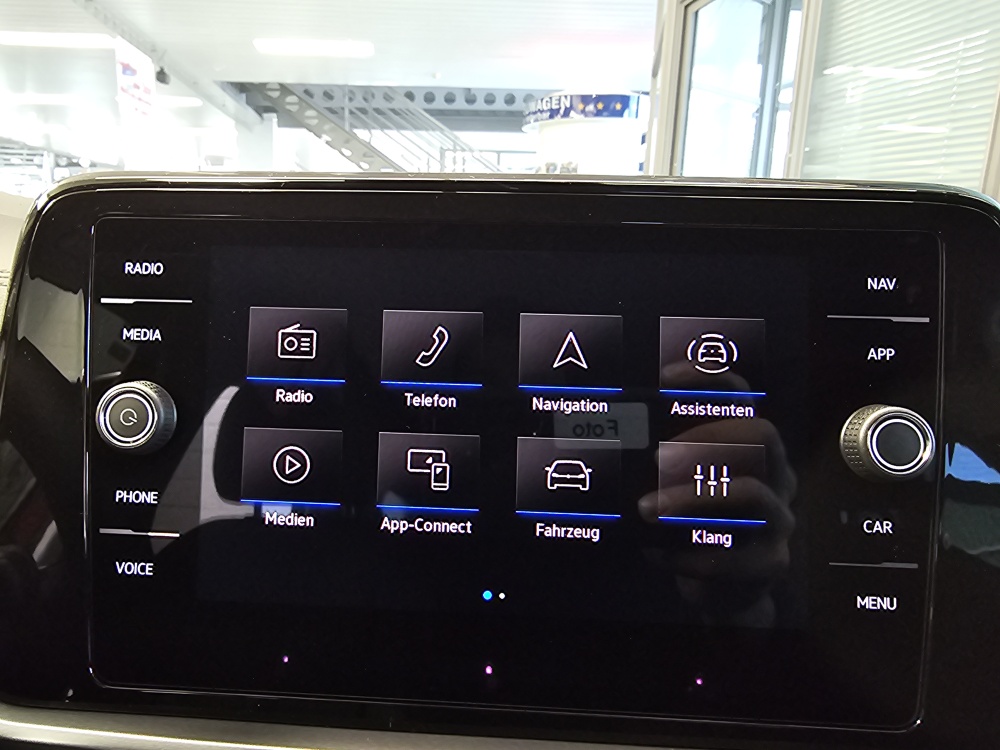 VW T-Roc  bei Hoffmann Automobile in Wolfsburg kaufen und sofort mitnehmen - Bild 10