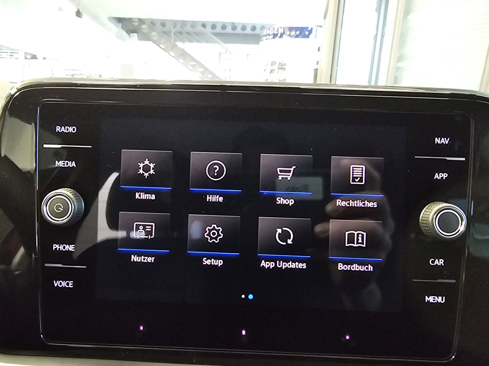 VW T-Roc  bei Hoffmann Automobile in Wolfsburg kaufen und sofort mitnehmen - Bild 11