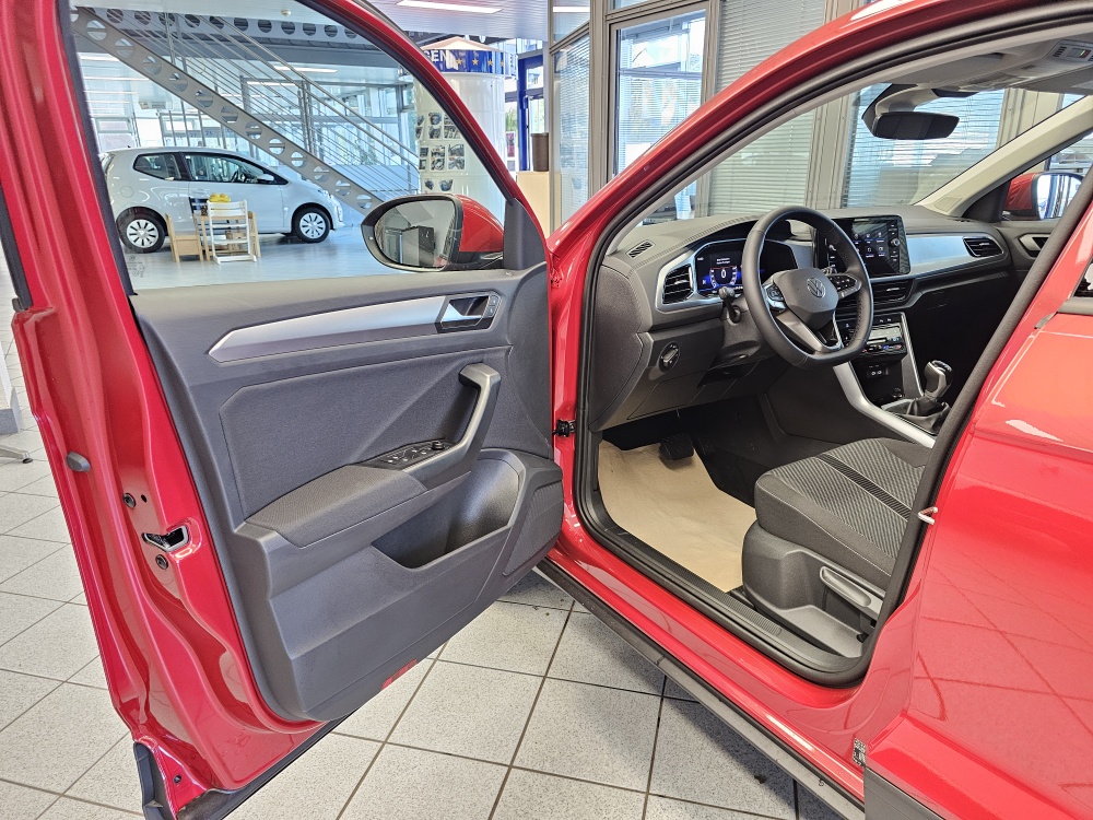 VW T-Roc  bei Hoffmann Automobile in Wolfsburg kaufen und sofort mitnehmen - Bild 24