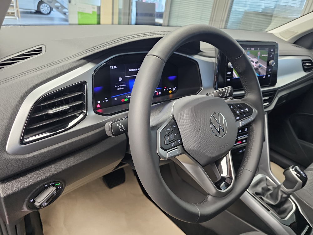 VW T-Roc  bei Hoffmann Automobile in Wolfsburg kaufen und sofort mitnehmen - Bild 21