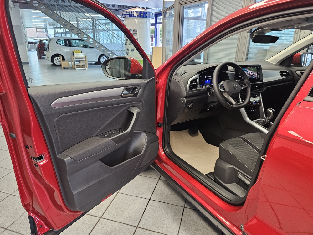 VW T-Roc  bei Hoffmann Automobile in Wolfsburg kaufen und sofort mitnehmen - Bild 23