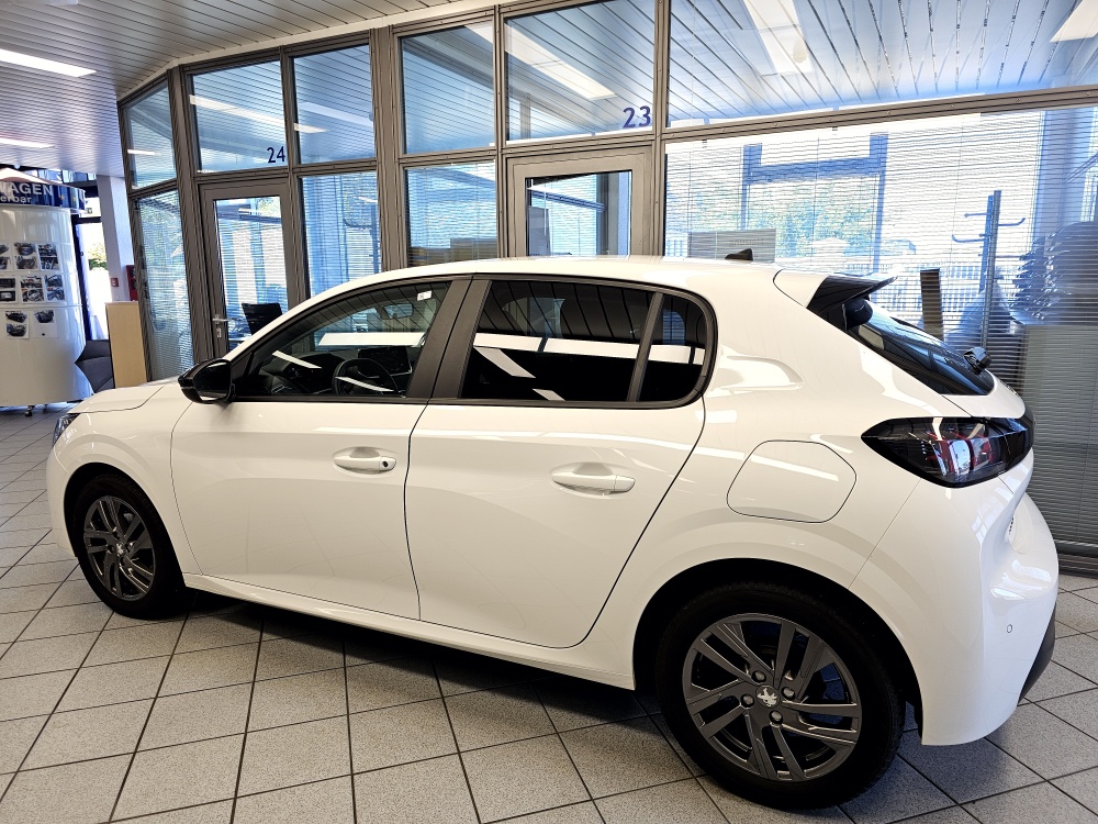 Peugeot 208  bei Hoffmann Automobile in Wolfsburg kaufen und sofort mitnehmen - Bild 14