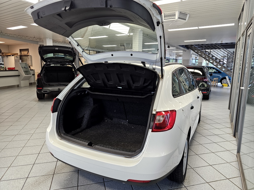 Seat Ibiza ST  bei Hoffmann Automobile in Wolfsburg kaufen und sofort mitnehmen - Bild 2