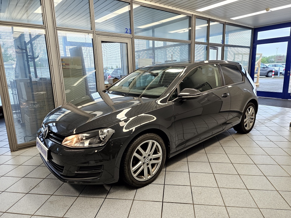 VW Golf  für nur 5.900,- € bei Hoffmann Automobile in Wolfsburg kaufen und sofort mitnehmen