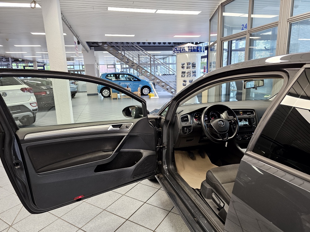 VW Golf  bei Hoffmann Automobile in Wolfsburg kaufen und sofort mitnehmen - Bild 13