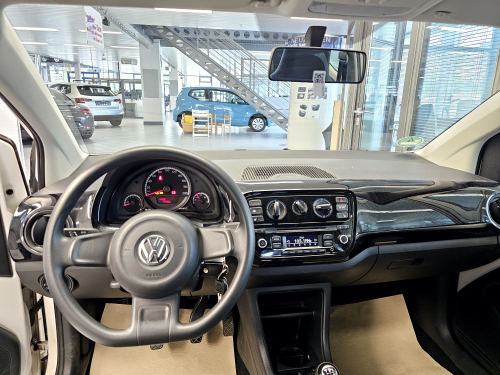 VW up!  bei Hoffmann Automobile in Wolfsburg kaufen und sofort mitnehmen - Bild 8
