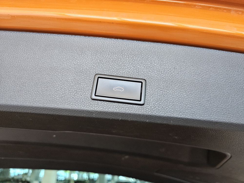 Seat Ateca  bei Hoffmann Automobile in Wolfsburg kaufen und sofort mitnehmen - Bild 4