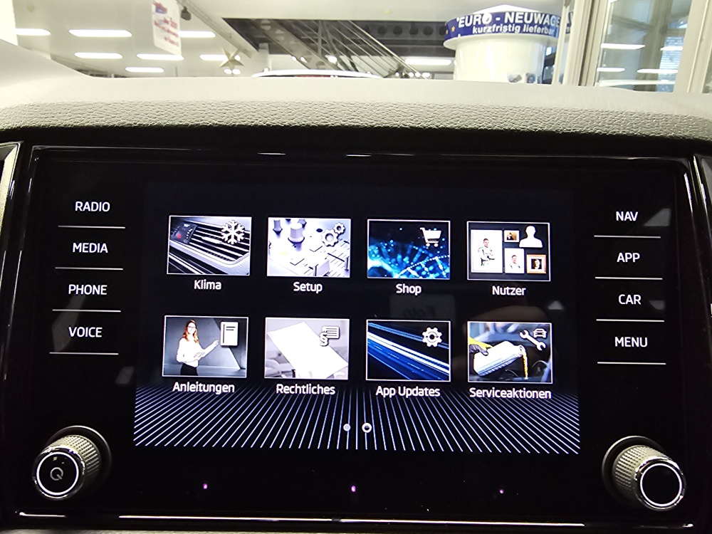 Skoda Karoq  bei Hoffmann Automobile in Wolfsburg kaufen und sofort mitnehmen - Bild 14