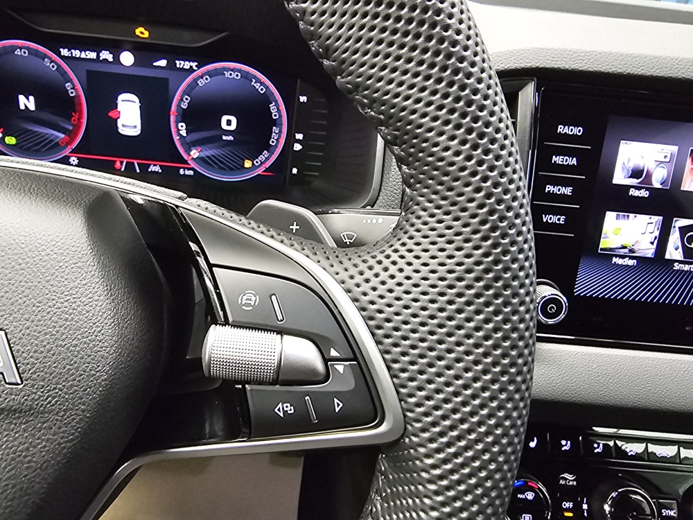 Skoda Karoq  bei Hoffmann Automobile in Wolfsburg kaufen und sofort mitnehmen - Bild 21