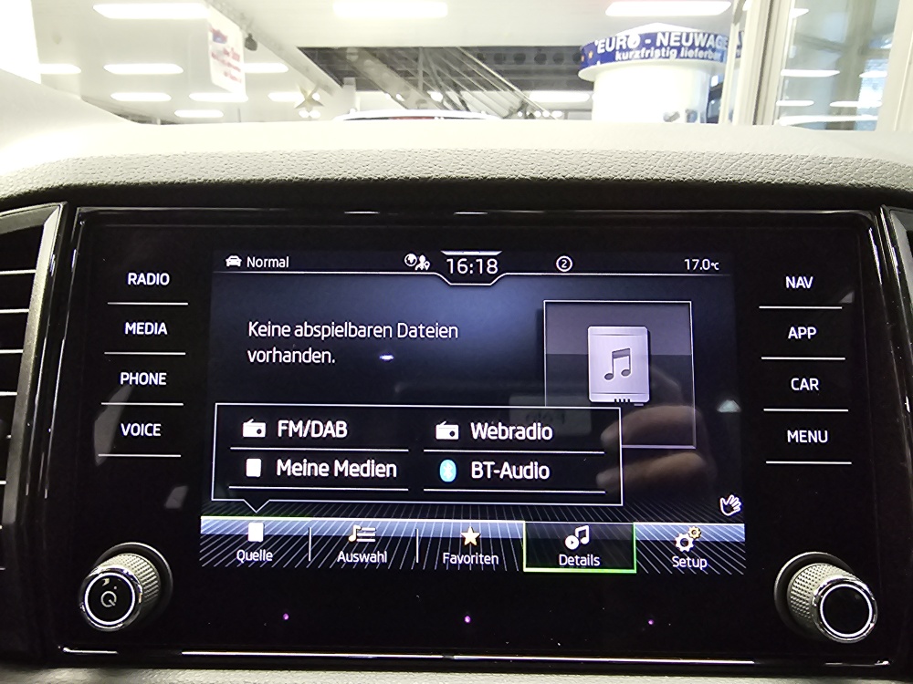 Skoda Karoq  bei Hoffmann Automobile in Wolfsburg kaufen und sofort mitnehmen - Bild 17