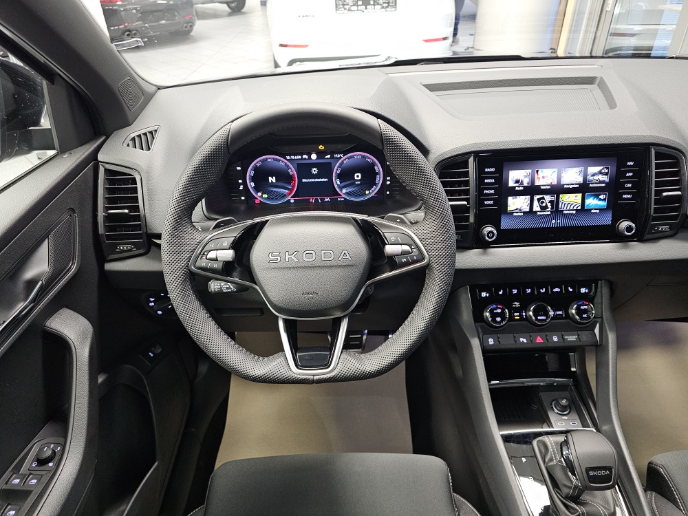 Skoda Karoq  bei Hoffmann Automobile in Wolfsburg kaufen und sofort mitnehmen - Bild 24