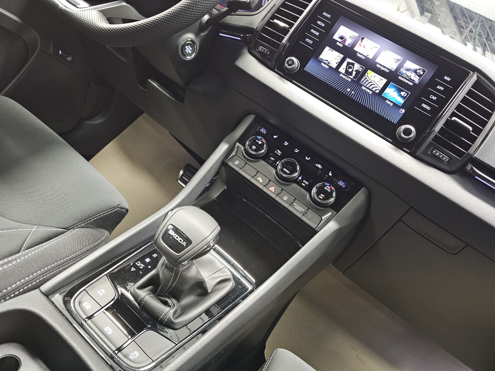 Skoda Karoq  bei Hoffmann Automobile in Wolfsburg kaufen und sofort mitnehmen - Bild 10