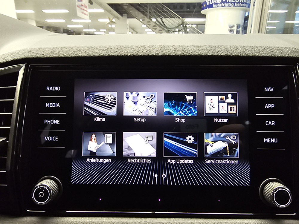 Skoda Karoq  bei Hoffmann Automobile in Wolfsburg kaufen und sofort mitnehmen - Bild 14