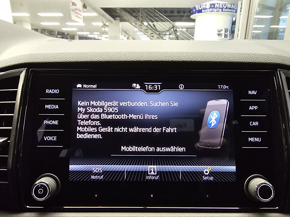 Skoda Karoq  bei Hoffmann Automobile in Wolfsburg kaufen und sofort mitnehmen - Bild 15