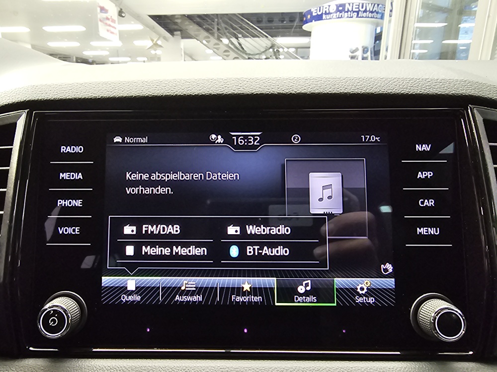 Skoda Karoq  bei Hoffmann Automobile in Wolfsburg kaufen und sofort mitnehmen - Bild 18