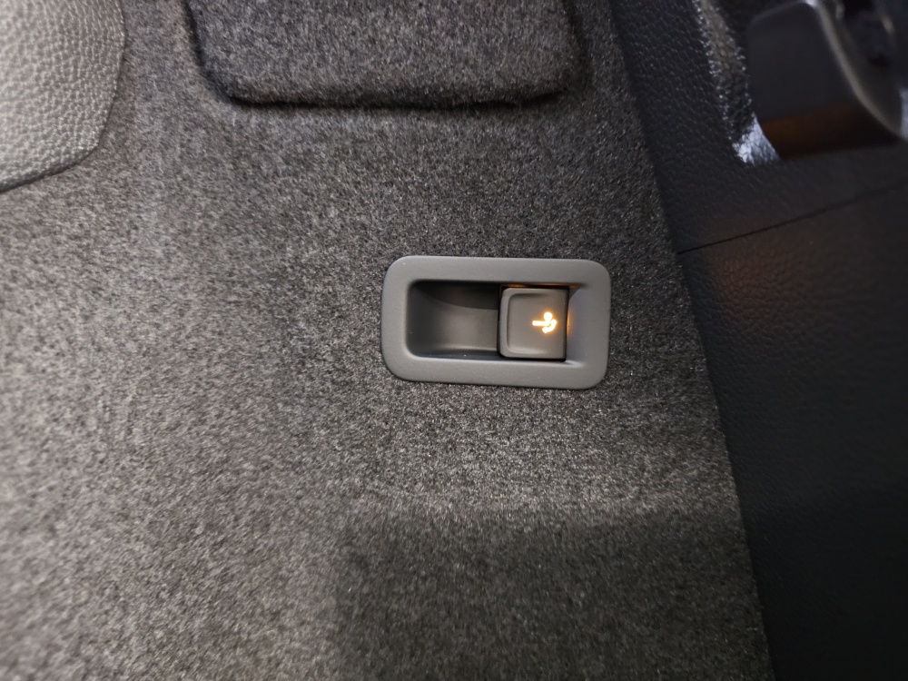 Skoda Karoq  bei Hoffmann Automobile in Wolfsburg kaufen und sofort mitnehmen - Bild 3