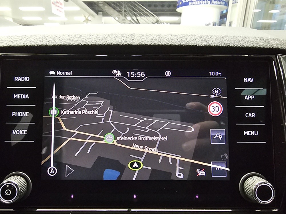 Skoda Karoq  bei Hoffmann Automobile in Wolfsburg kaufen und sofort mitnehmen - Bild 16